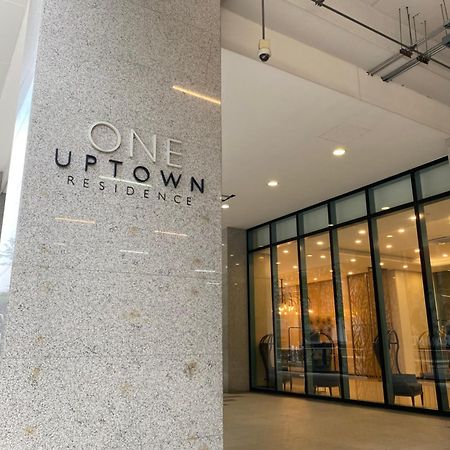 1 Bedroom Uptown Bgc Across Uptown Mall Manila Exterior photo